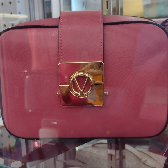 VALENTINO Signature Luxury Leather "V" Logo 🛍️🎁 NWT - Picture 10 of 10